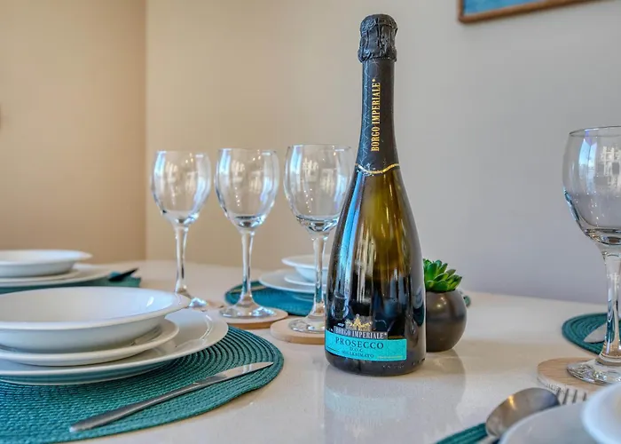 Seafront In Picturesque Spinola Bay شقة *