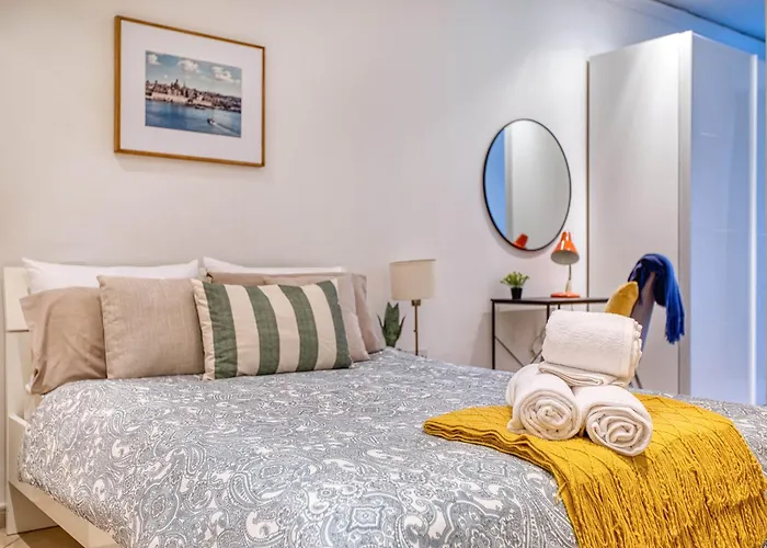 شقة Seafront In Picturesque Spinola Bay سانت جوليان