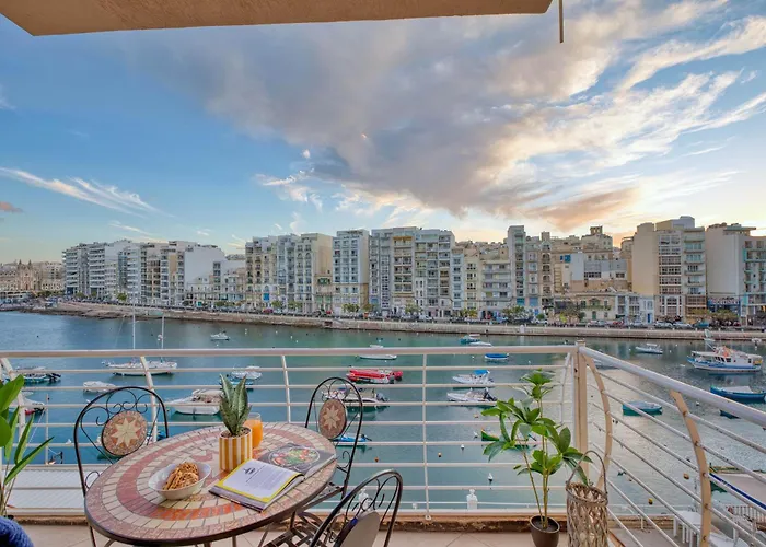 Seafront In Picturesque Spinola Bay * سانت جوليان