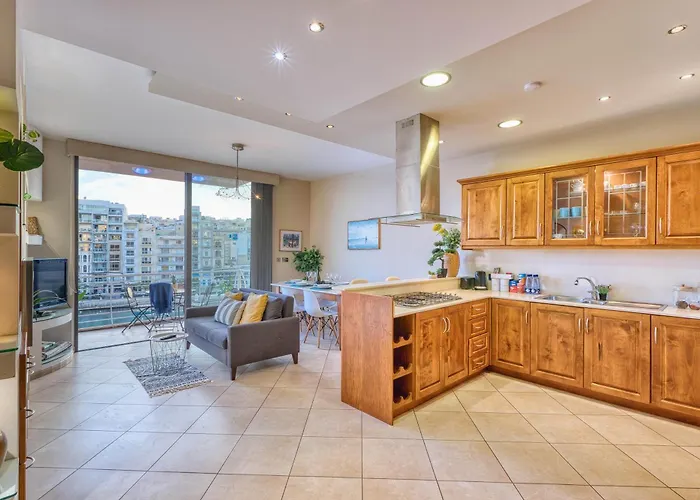 Seafront In Picturesque Spinola Bay شقة سانت جوليان