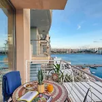 Seafront In Picturesque Spinola Bay 아파트 *