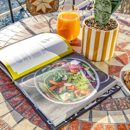 Seafront In Picturesque Spinola Bay Appartement San Ġiljan