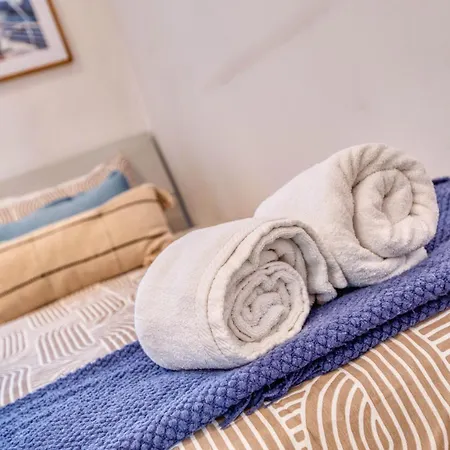 Seafront In Picturesque Spinola Bay Appartement *