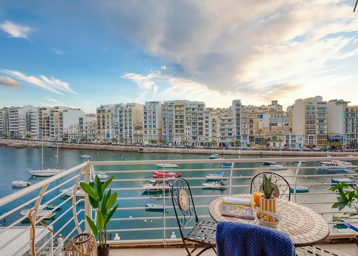 Seafront In Picturesque Spinola Bay Daire *