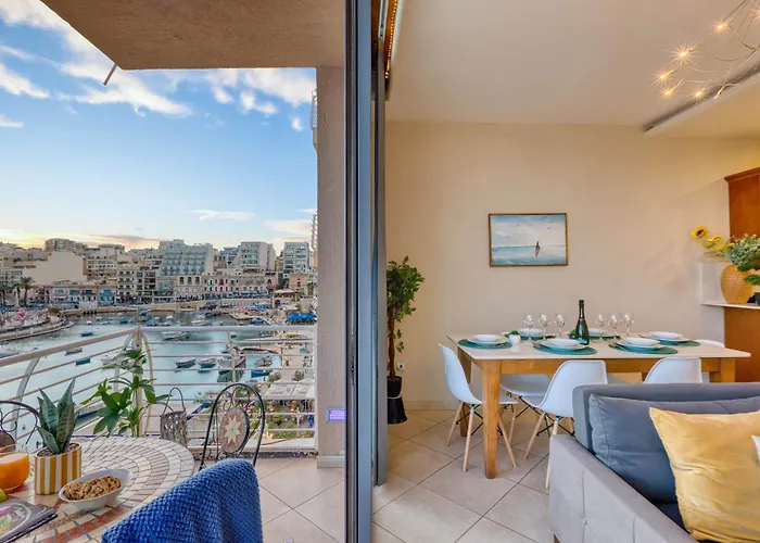 Seafront In Picturesque Spinola Bay Daire Saint Julian's