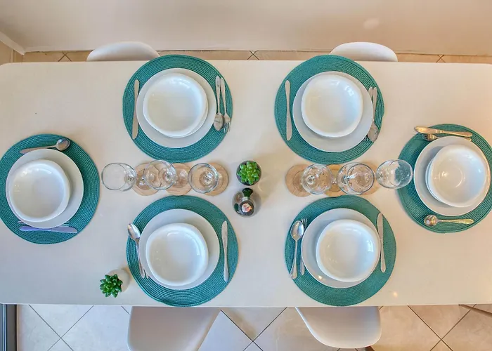 Seafront In Picturesque Spinola Bay Daire