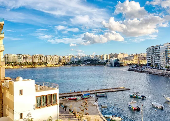 Apartment Seafront In Picturesque Spinola Bay *