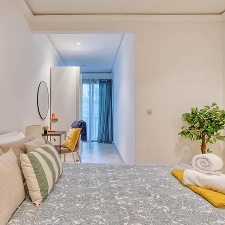 Seafront In Picturesque Spinola Bay شقة